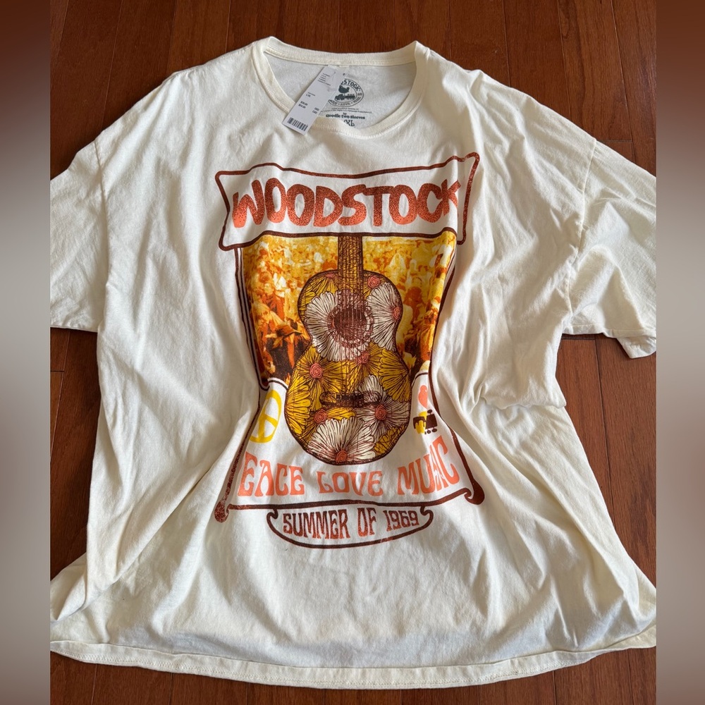 NWT Urban Outfitters Woodstock Graphic Tee